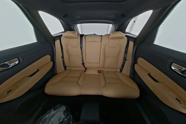 Volvo XC60 din 2025 cu 16.847 km - oferta VOL169256 - foto 7