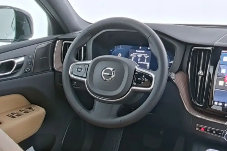 Volvo XC60 din 2025 cu 16.847 km - oferta VOL169256 - foto 13