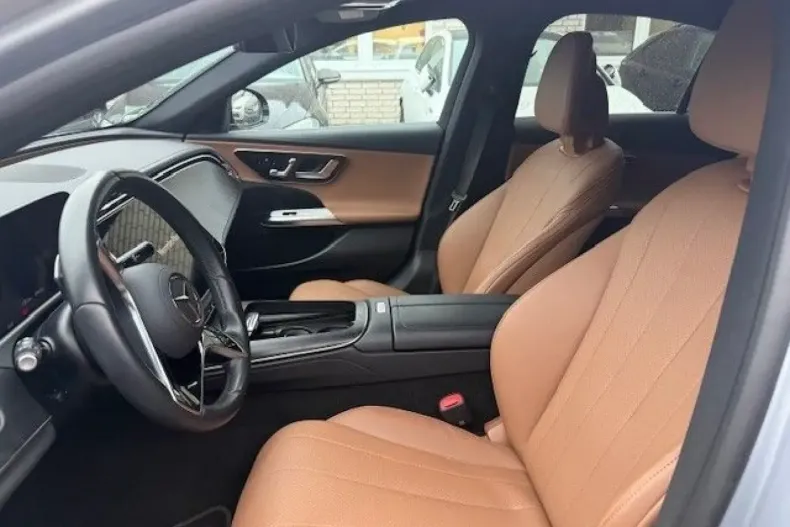 Mercedes-Benz E 450 din 2024 cu 49.863 km - oferta MER169316 - foto 10