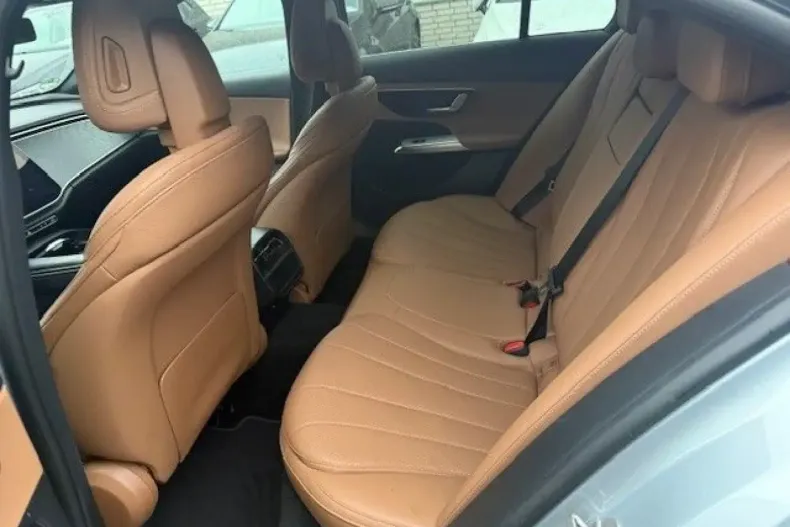 Mercedes-Benz E 450 din 2024 cu 49.863 km - oferta MER169316 - foto 12