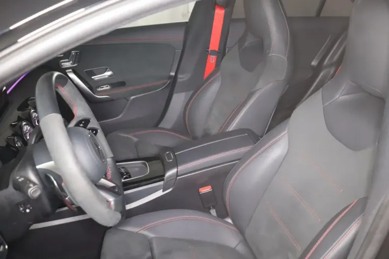 Mercedes-Benz CLA 45 AMG din 2024 cu 22.000 km - oferta MER169324 - foto 3