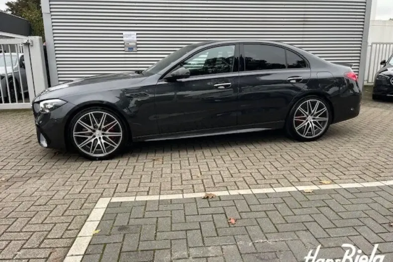 Mercedes-Benz C 63 AMG din 2024 cu 5.702 km - oferta MER169330 - foto 3