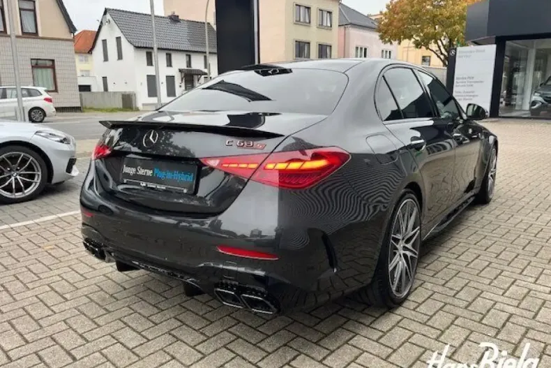 Mercedes-Benz C 63 AMG din 2024 cu 5.702 km - oferta MER169330 - foto 5