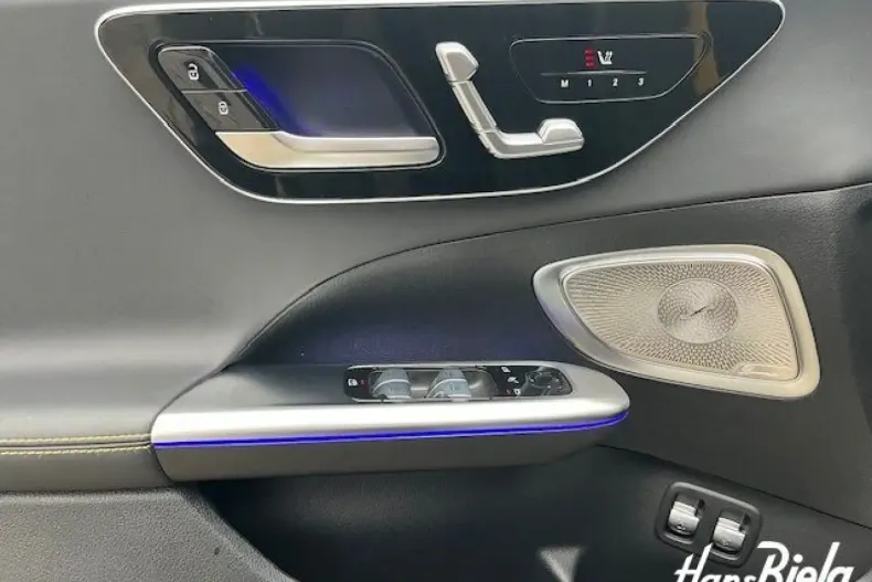 Mercedes-Benz C 63 AMG din 2024 cu 5.702 km - oferta MER169330 - foto 13