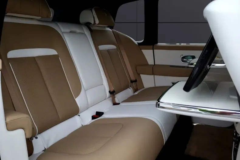 Rolls-Royce Cullinan din 2023 cu 6.888 km - oferta ROL169348 - foto 13