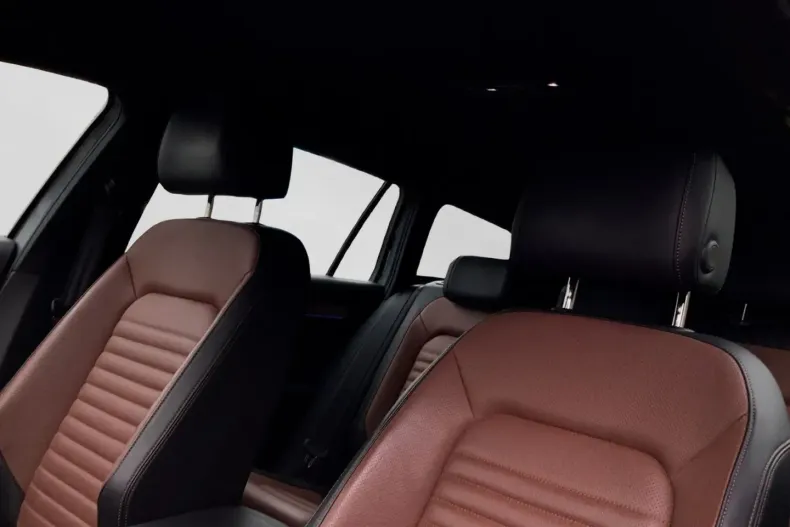 Volkswagen Passat Variant din 2022 cu 64.678 km - oferta VOL169356 - foto 8