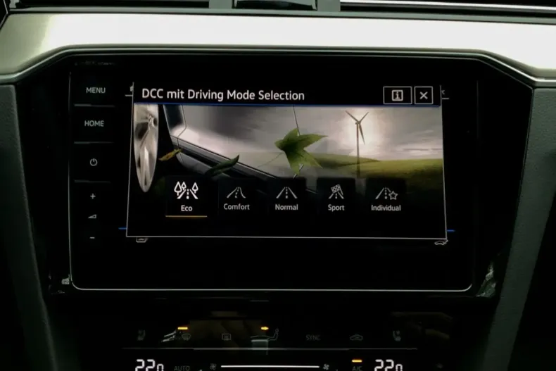 Volkswagen Passat Variant din 2022 cu 64.678 km - oferta VOL169356 - foto 10