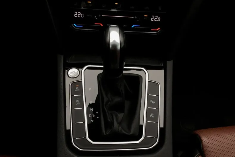 Volkswagen Passat Variant din 2022 cu 64.678 km - oferta VOL169356 - foto 12