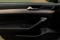Volkswagen Passat Variant din 2022 cu 64.678 km - oferta VOL169356 - foto 13