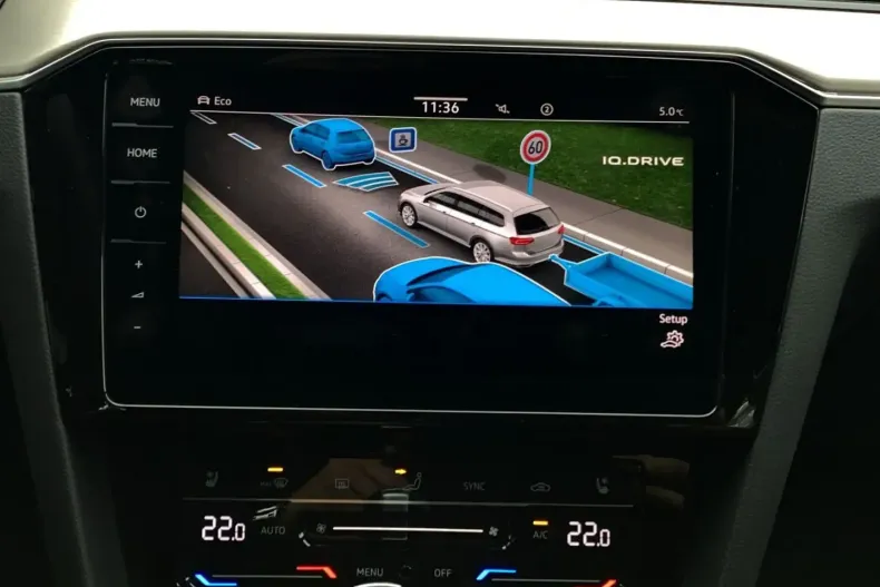 Volkswagen Passat Variant din 2022 cu 64.678 km - oferta VOL169356 - foto 15