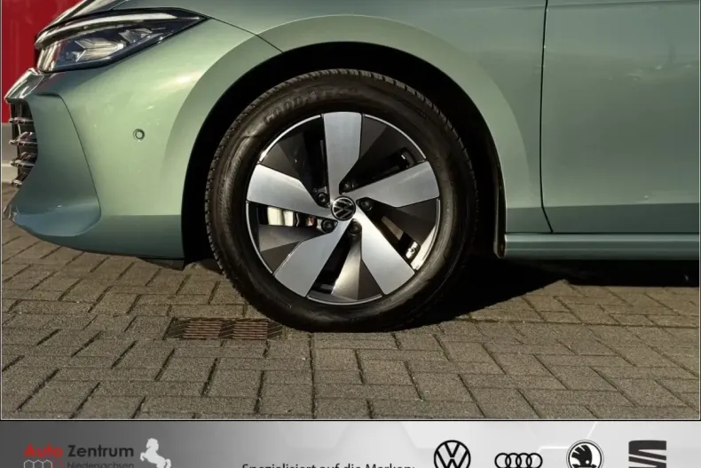 Volkswagen Passat Variant din 2025 cu 6.000 km - oferta VOL169357 - foto 5