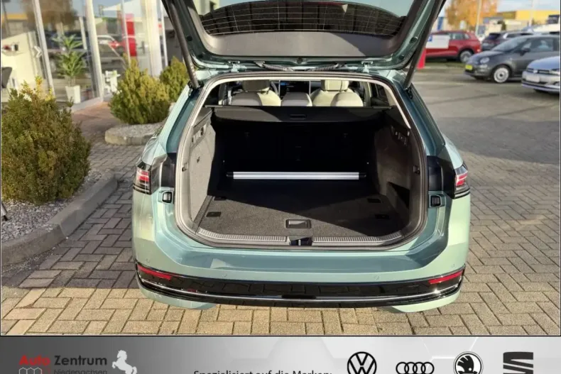 Volkswagen Passat Variant din 2025 cu 6.000 km - oferta VOL169357 - foto 8