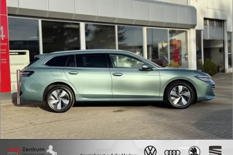 Volkswagen Passat Variant din 2025 cu 6.000 km - oferta VOL169357 - foto 9