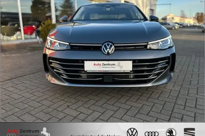 Volkswagen Passat Variant din 2024 cu 11.500 km - oferta VOL169359 - foto 2