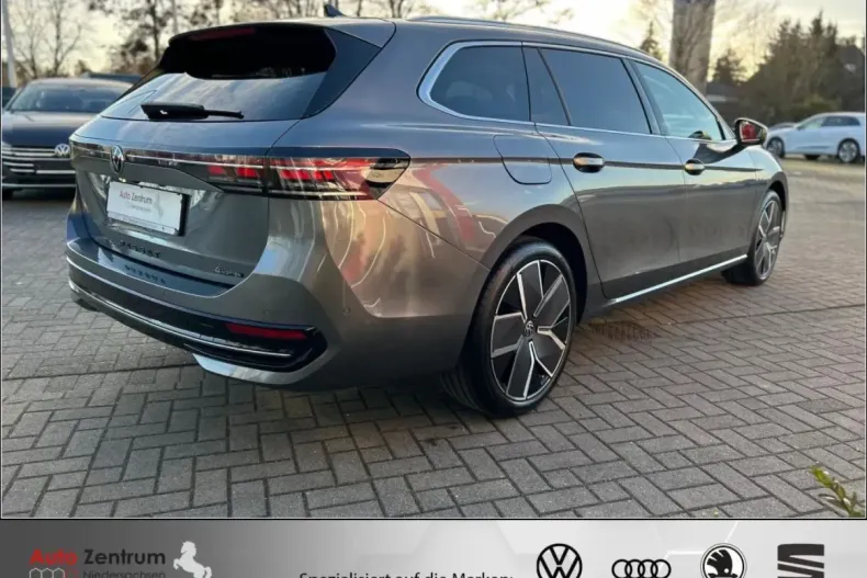 Volkswagen Passat Variant din 2024 cu 11.500 km - oferta VOL169359 - foto 4