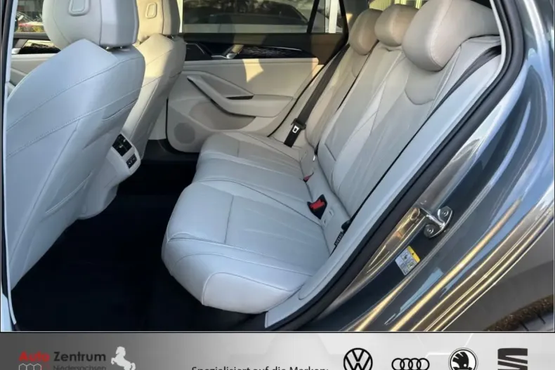 Volkswagen Passat Variant din 2024 cu 11.500 km - oferta VOL169359 - foto 12