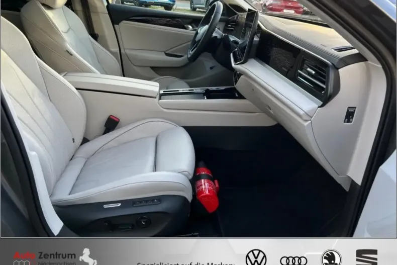 Volkswagen Passat Variant din 2024 cu 11.500 km - oferta VOL169359 - foto 13