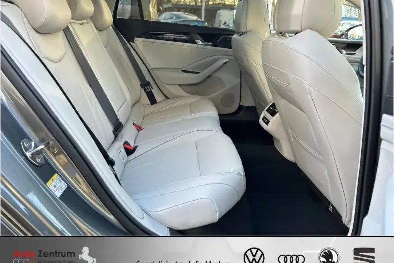 Volkswagen Passat Variant din 2024 cu 11.500 km - oferta VOL169359 - foto 15