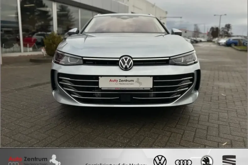Volkswagen Passat Variant din 2025 cu 4.000 km - oferta VOL169360 - foto 3