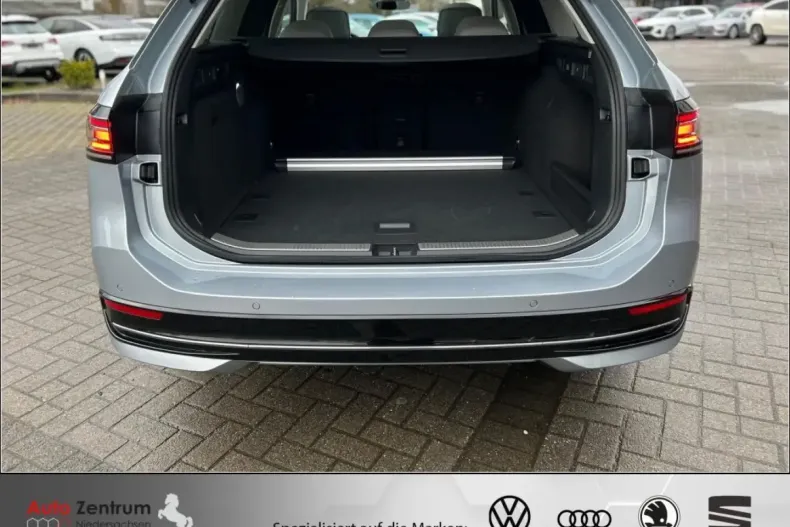 Volkswagen Passat Variant din 2025 cu 4.000 km - oferta VOL169360 - foto 7