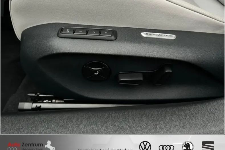 Volkswagen Passat Variant din 2025 cu 4.000 km - oferta VOL169360 - foto 12