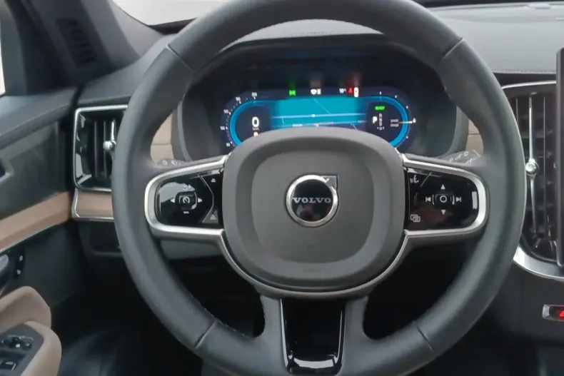 Volvo XC90 din 2024 cu 6.400 km - oferta VOL169377 - foto 11