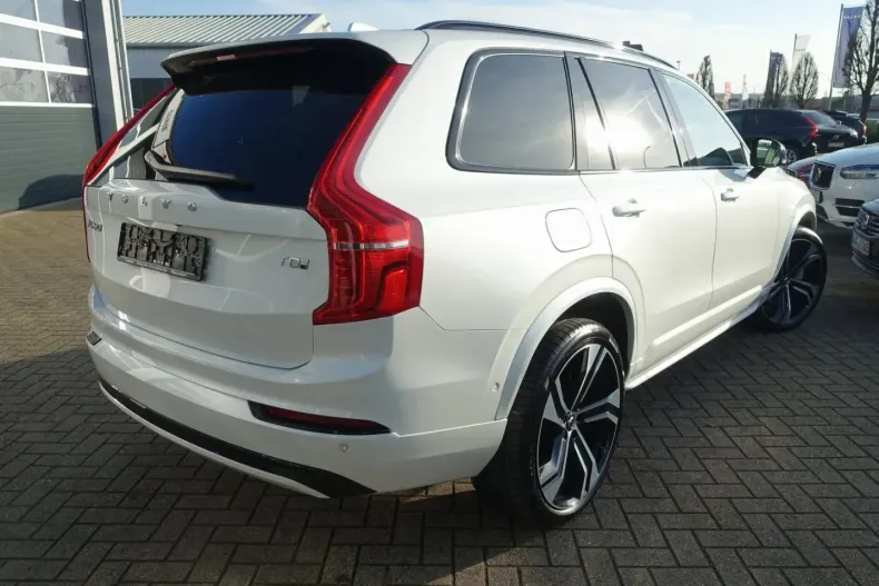 Volvo XC90 din 2024 cu 16.960 km - oferta VOL169378 - foto 3