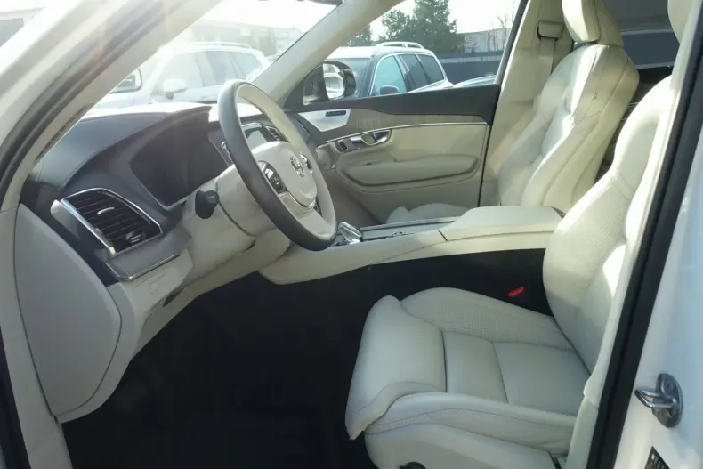 Volvo XC90 din 2024 cu 16.960 km - oferta VOL169378 - foto 9