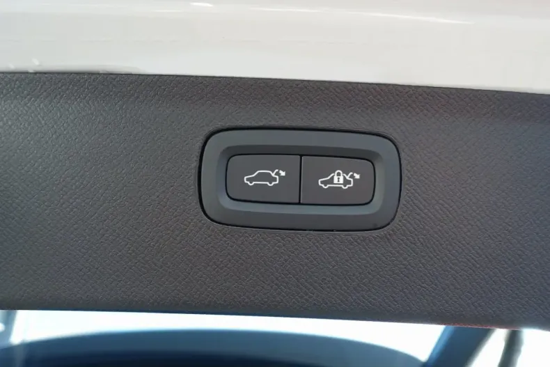 Volvo XC90 din 2024 cu 16.960 km - oferta VOL169378 - foto 24