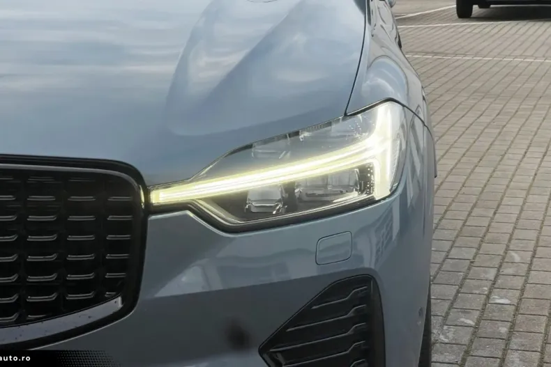Volvo XC60 din 2022 cu 49.900 km - oferta VOL169381 - foto 10