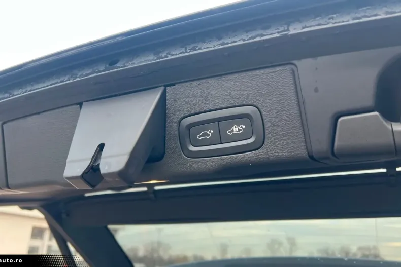 Volvo XC60 din 2022 cu 49.900 km - oferta VOL169381 - foto 15