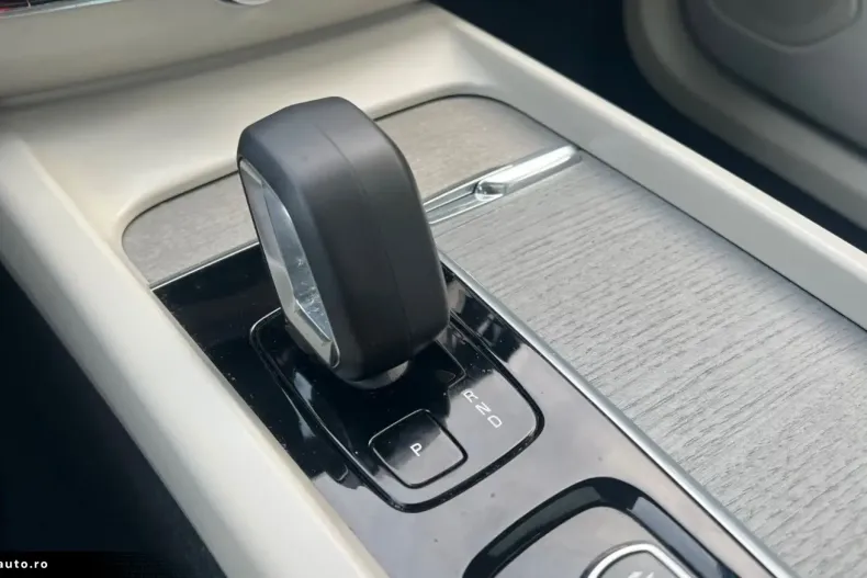 Volvo XC60 din 2022 cu 49.900 km - oferta VOL169381 - foto 29