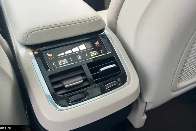 Volvo XC60 din 2022 cu 49.900 km - oferta VOL169381 - foto 30