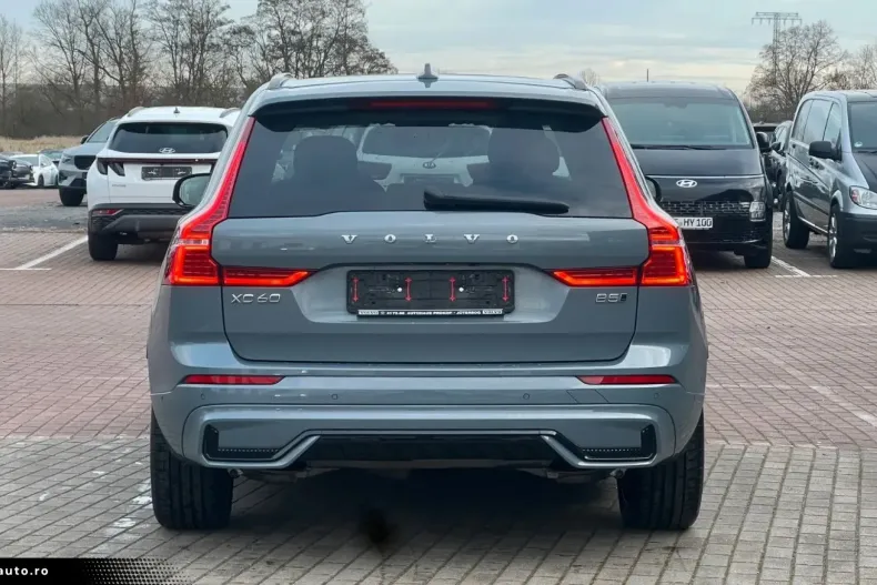 Volvo XC60 din 2022 cu 49.900 km - oferta VOL169382 - foto 6