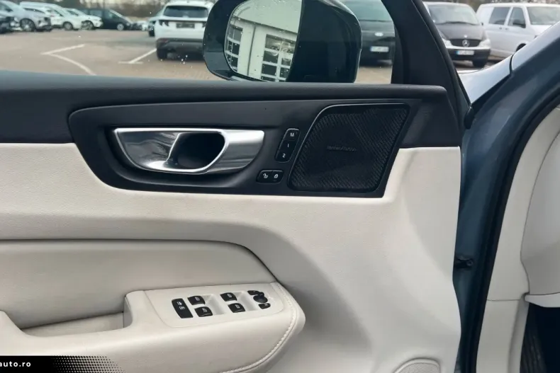 Volvo XC60 din 2022 cu 49.900 km - oferta VOL169382 - foto 17