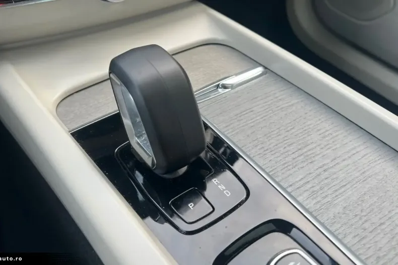 Volvo XC60 din 2022 cu 49.900 km - oferta VOL169382 - foto 29