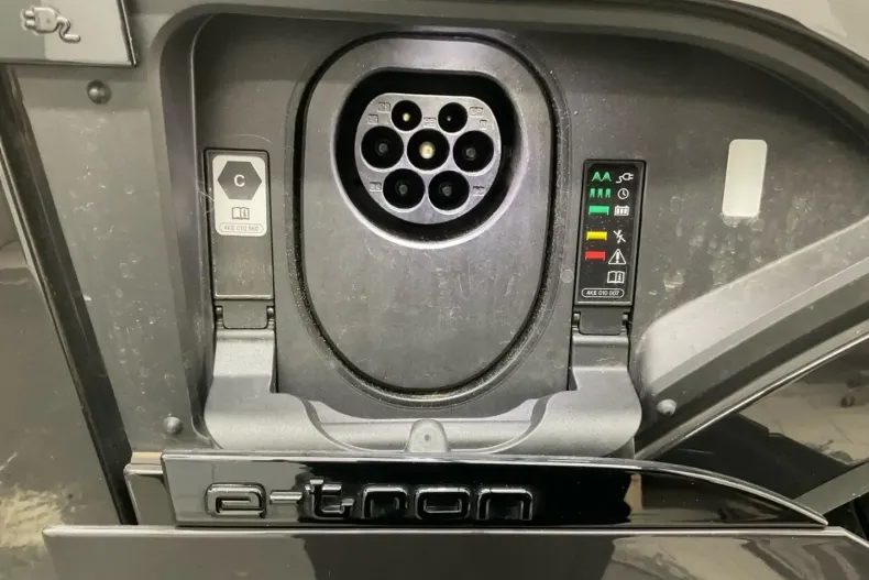 Audi Q8 e-tron din 2023 cu 39.850 km - oferta AUD169383 - foto 15