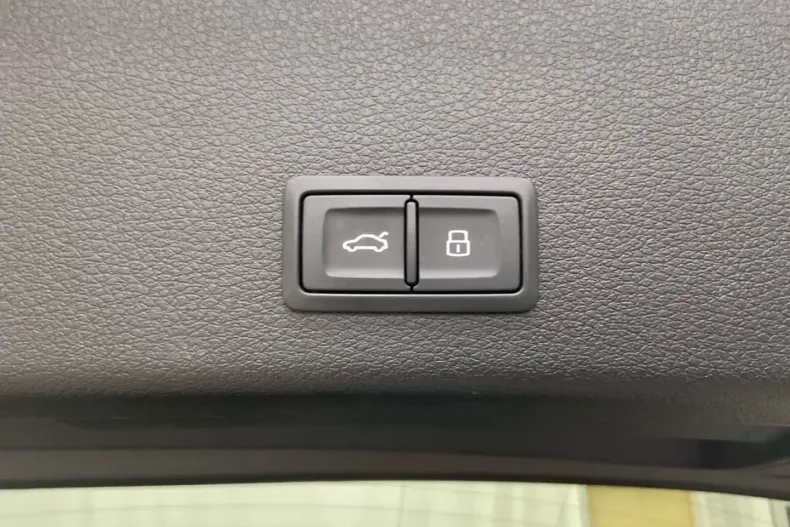 Audi Q8 e-tron din 2023 cu 39.850 km - oferta AUD169383 - foto 16