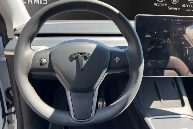 Tesla Model Y din 2023 cu 13.500 km - oferta TES169393 - foto 18