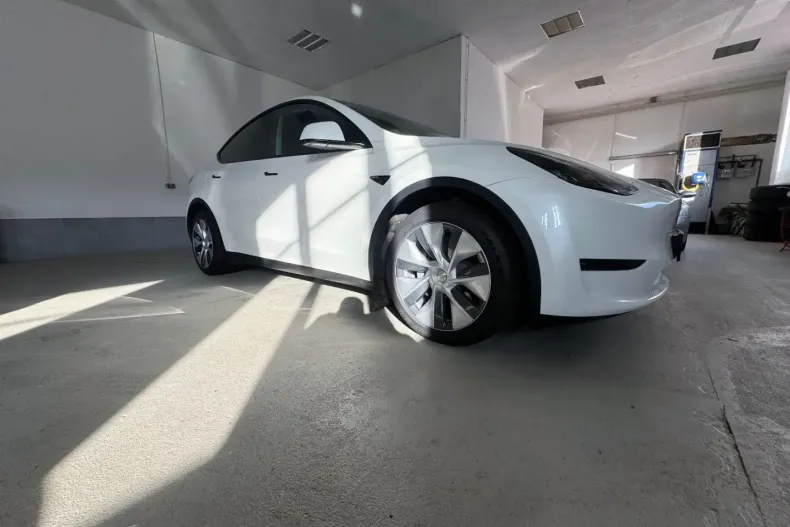 Tesla Model Y din 2023 cu 26.500 km - oferta TES169394 - foto 8
