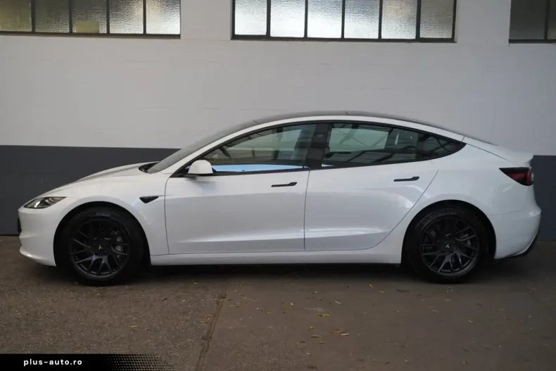 Tesla Model 3 din 2024 cu 43.534 km - oferta TES169396 - foto 4