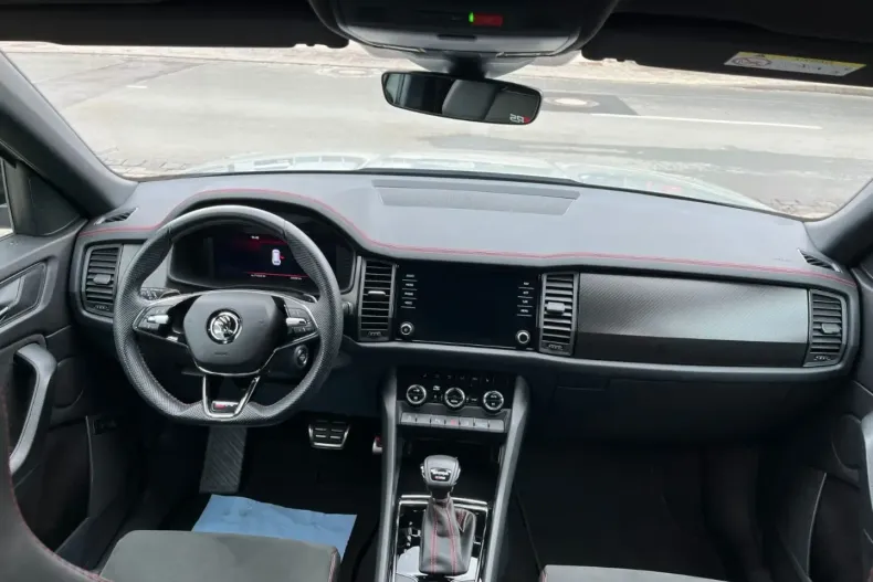 Skoda Kodiaq din 2023 cu 24.030 km - oferta SKO169400 - foto 10