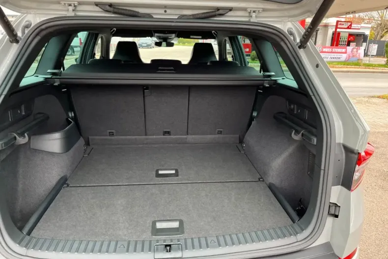 Skoda Kodiaq din 2023 cu 24.030 km - oferta SKO169400 - foto 17