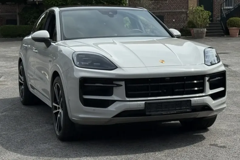 Porsche Cayenne din 2025 cu 9.800 km - oferta POR169408 - foto 4
