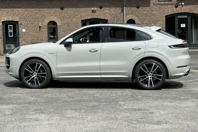 Porsche Cayenne din 2025 cu 9.800 km - oferta POR169408 - foto 12