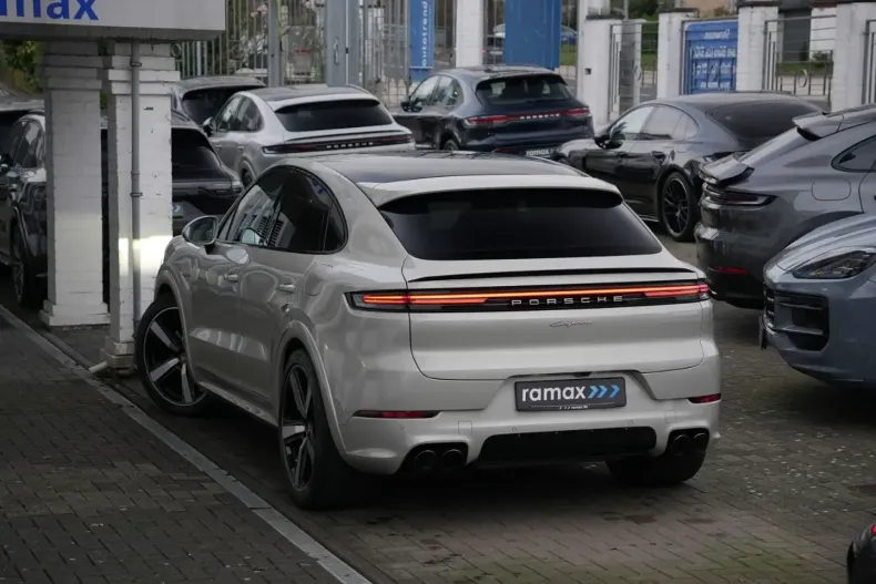 Porsche Cayenne din 2025 cu 10.000 km - oferta POR169421 - foto 8