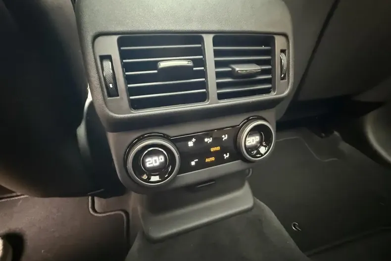 Land Rover Range Rover Velar din 2025 cu 10.850 km - oferta LAN169431 - foto 14