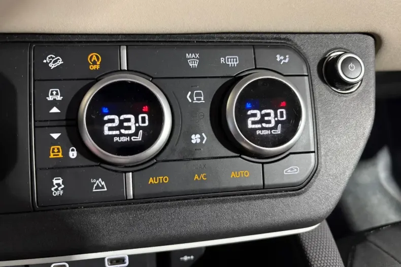 Land Rover Defender din 2022 cu 27.488 km - oferta LAN169433 - foto 29