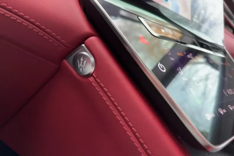 Maserati Grecale din 2022 cu 36.476 km - oferta MAS169436 - foto 15