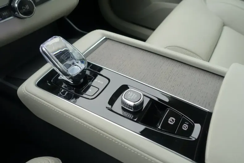 Volvo XC90 din 2025 cu 19.490 km - oferta VOL169440 - foto 15